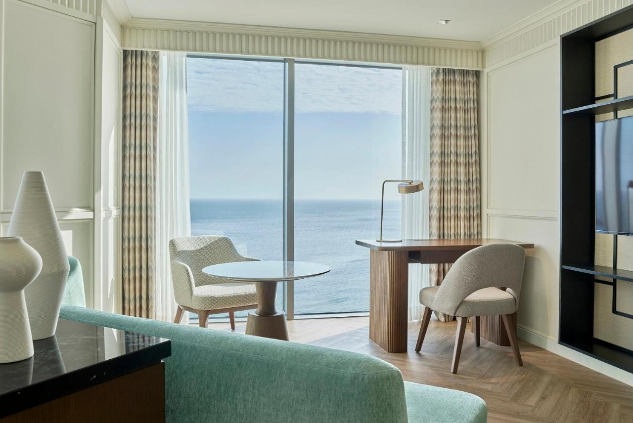 Grand Josun Pusan Zewnętrze zdjęcie A guest room at The Carlyle
