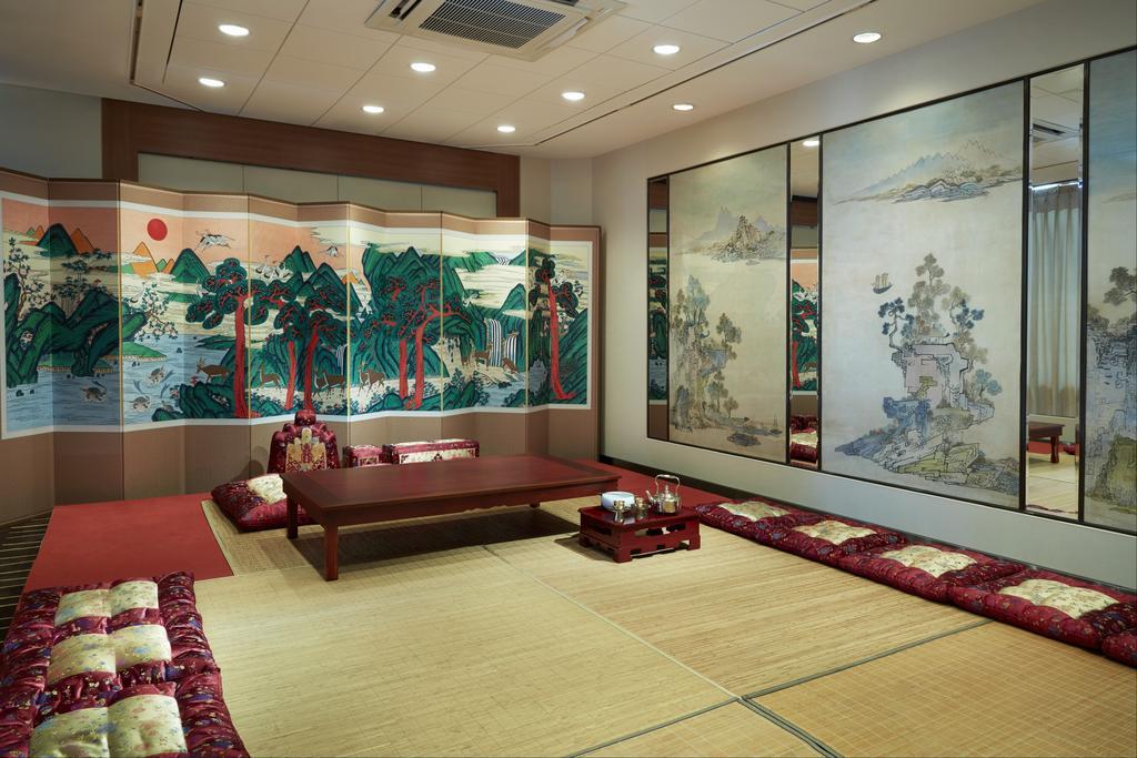 Grand Josun Pusan Zewnętrze zdjęcie A traditional Japanese room