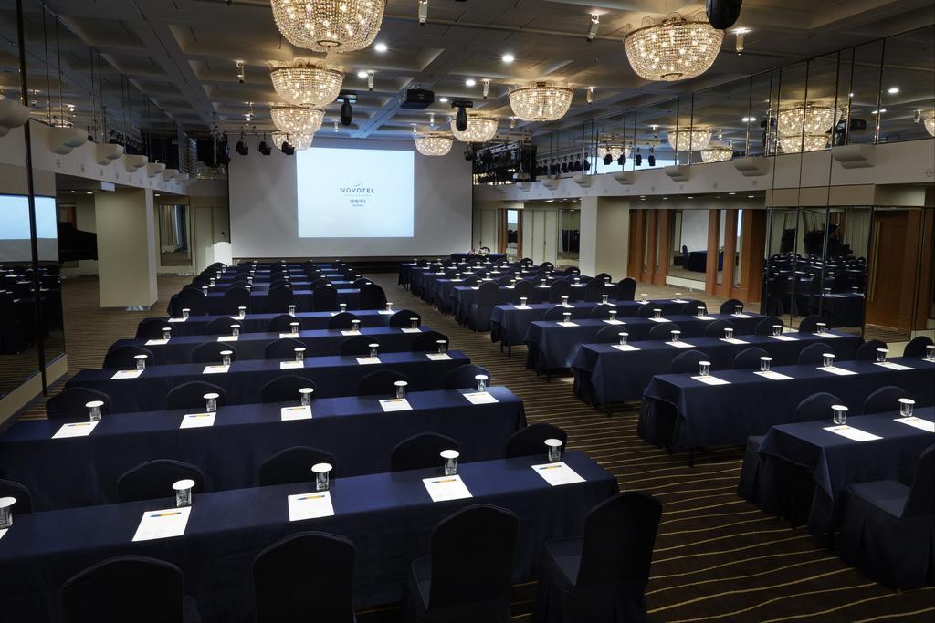 Grand Josun Pusan Zewnętrze zdjęcie The ballroom of the hotel